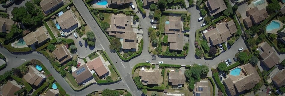 Photo Suburban neighborhood